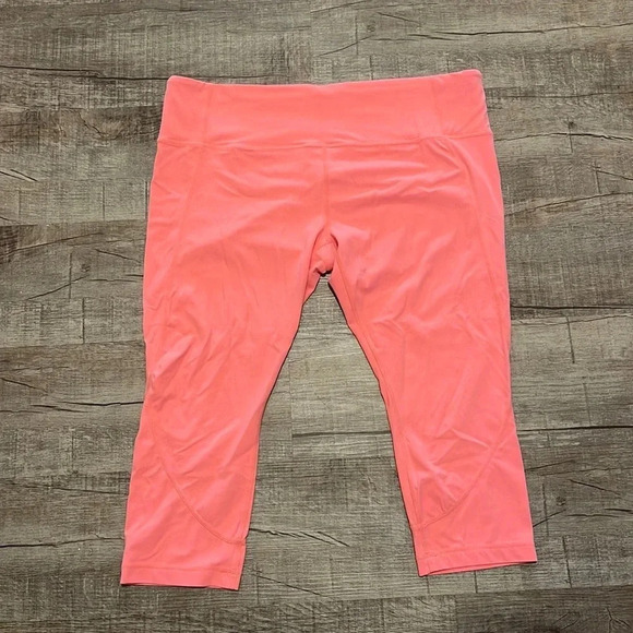 Athleta - Peach/Coral - Crop Plus Size Leggings - Size 1X - Great Used Condition - Picture 1 of 7